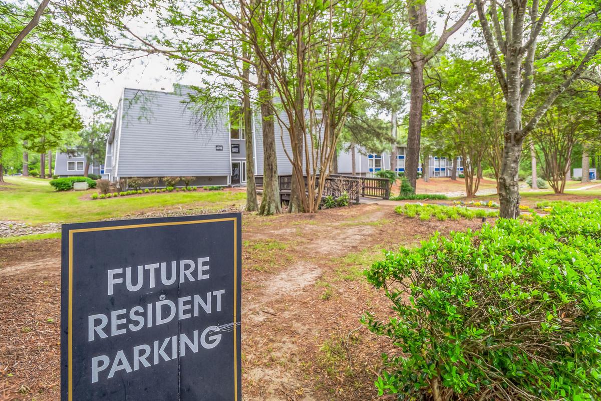 Building exterior at Summer Trace Apartments